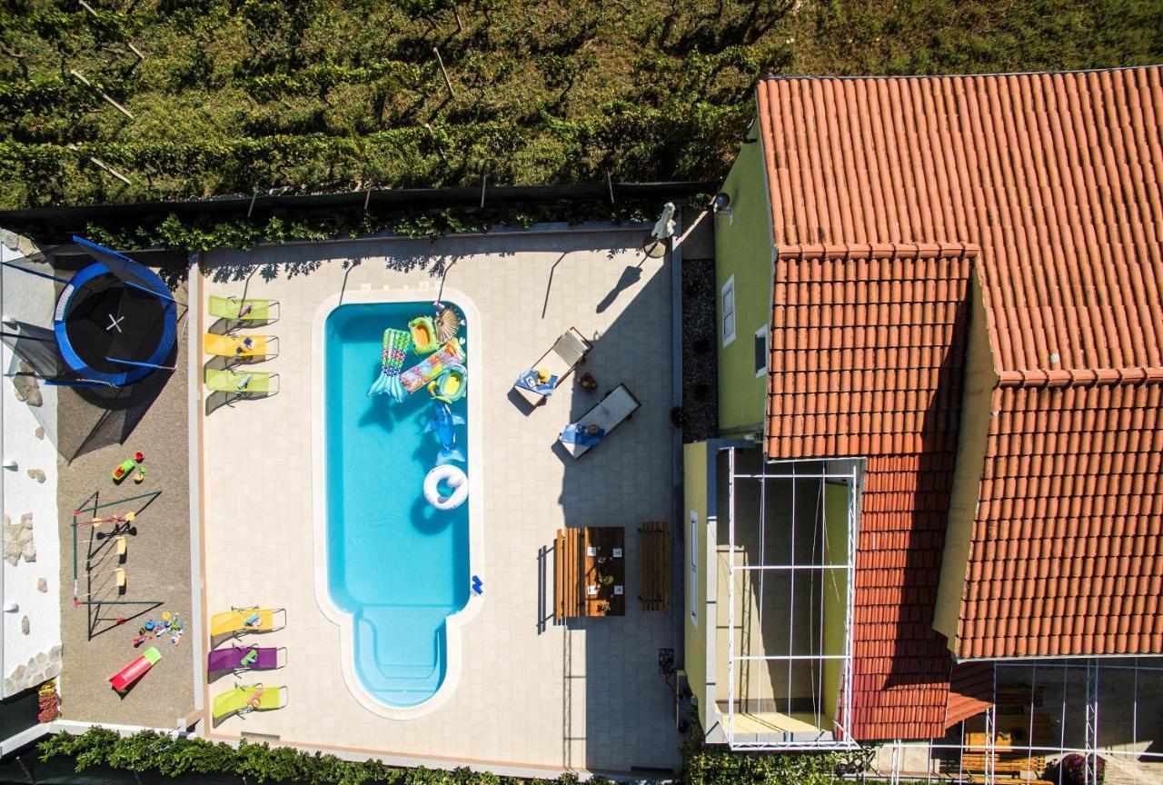 Holiday Residence Maja Katuni Extérieur photo