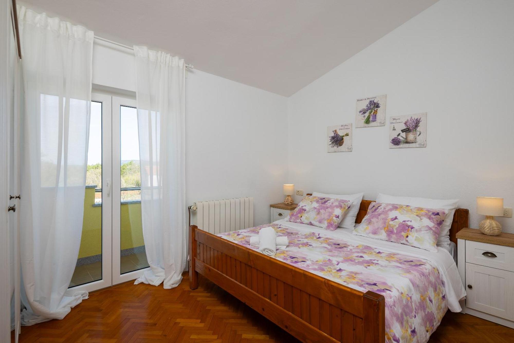 Holiday Residence Maja Katuni Extérieur photo